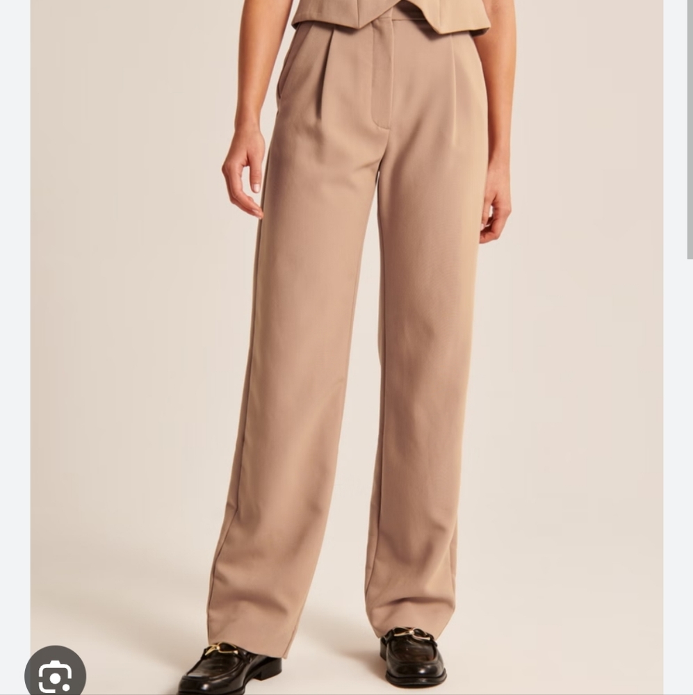 Abercrombie & Fitch Tailored Relaxed Straight Pant - Tan / Brown 28L